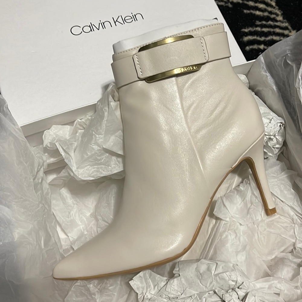Calvin Klein leather booties /ankle boots
